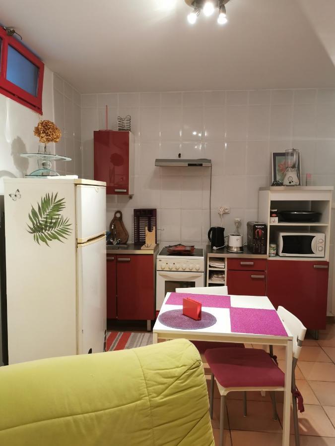 Appartement En Sous Sol De Villa Avec Acces Jardin Et Piscine Marselha Exterior foto