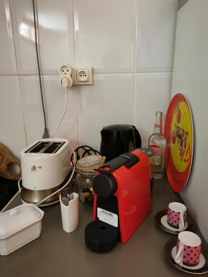 Appartement En Sous Sol De Villa Avec Acces Jardin Et Piscine Marselha Exterior foto