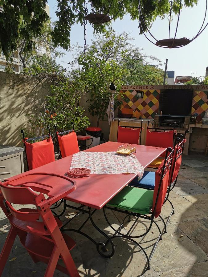Appartement En Sous Sol De Villa Avec Acces Jardin Et Piscine Marselha Exterior foto